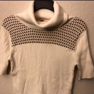 Women’s short sleeve sweater